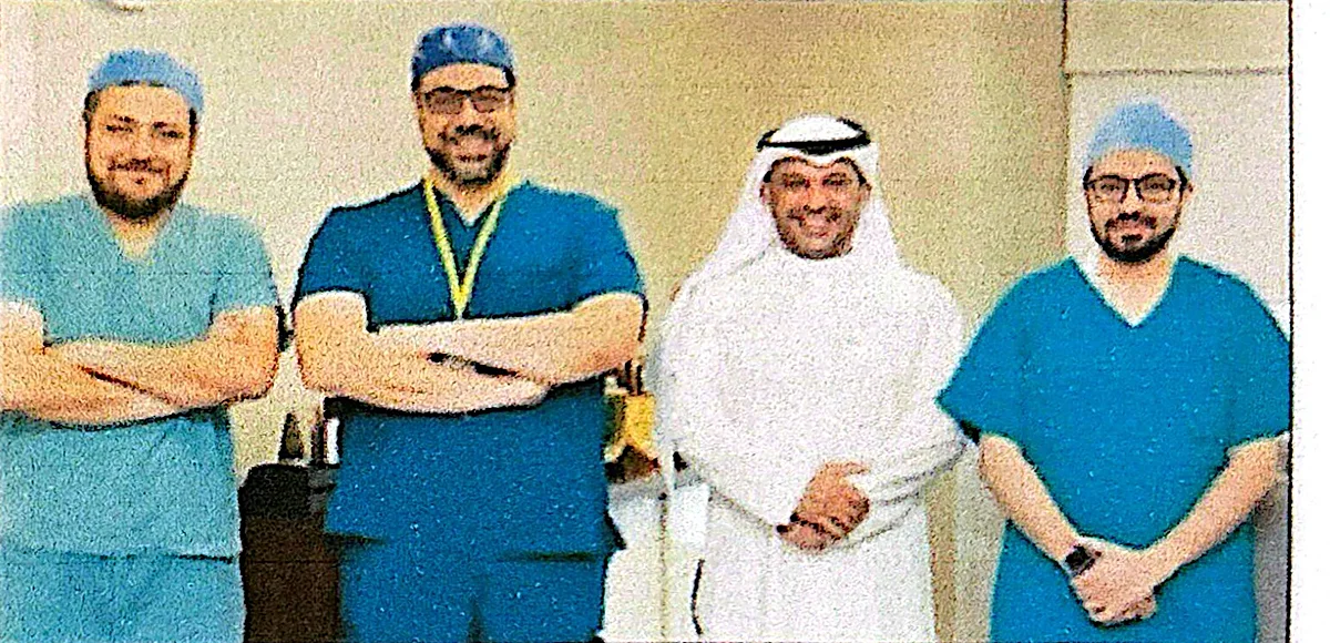 أول عملية تبديل مفصل ركبة بالروبوت في مستشفى الفروانية